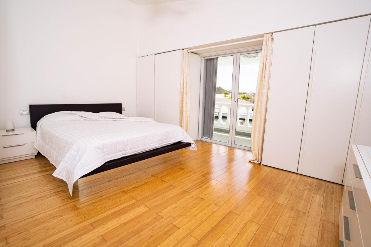 Antigua Chiama Italia Villas Jolly Harbour ภายนอก รูปภาพ